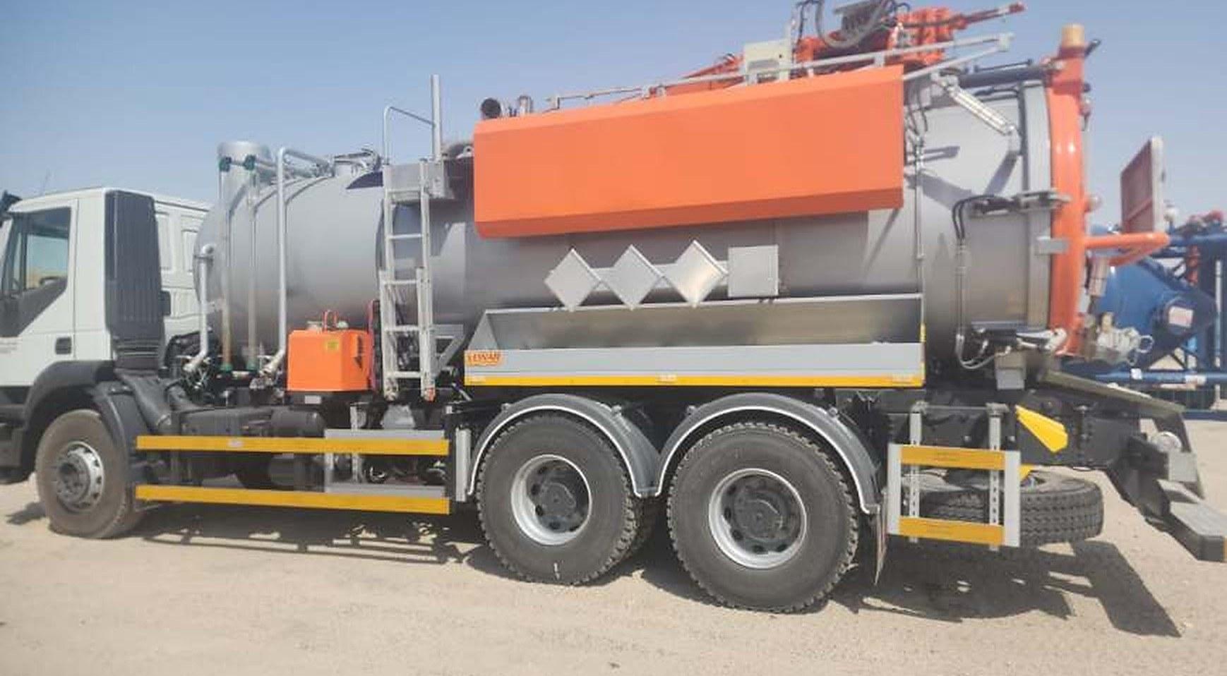 شاحنات الشفط